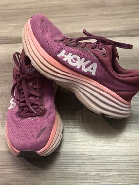 Women's Hoka One One Bondi 8 Beautyberry Grape Wine Running Shoes sz 8.5 B